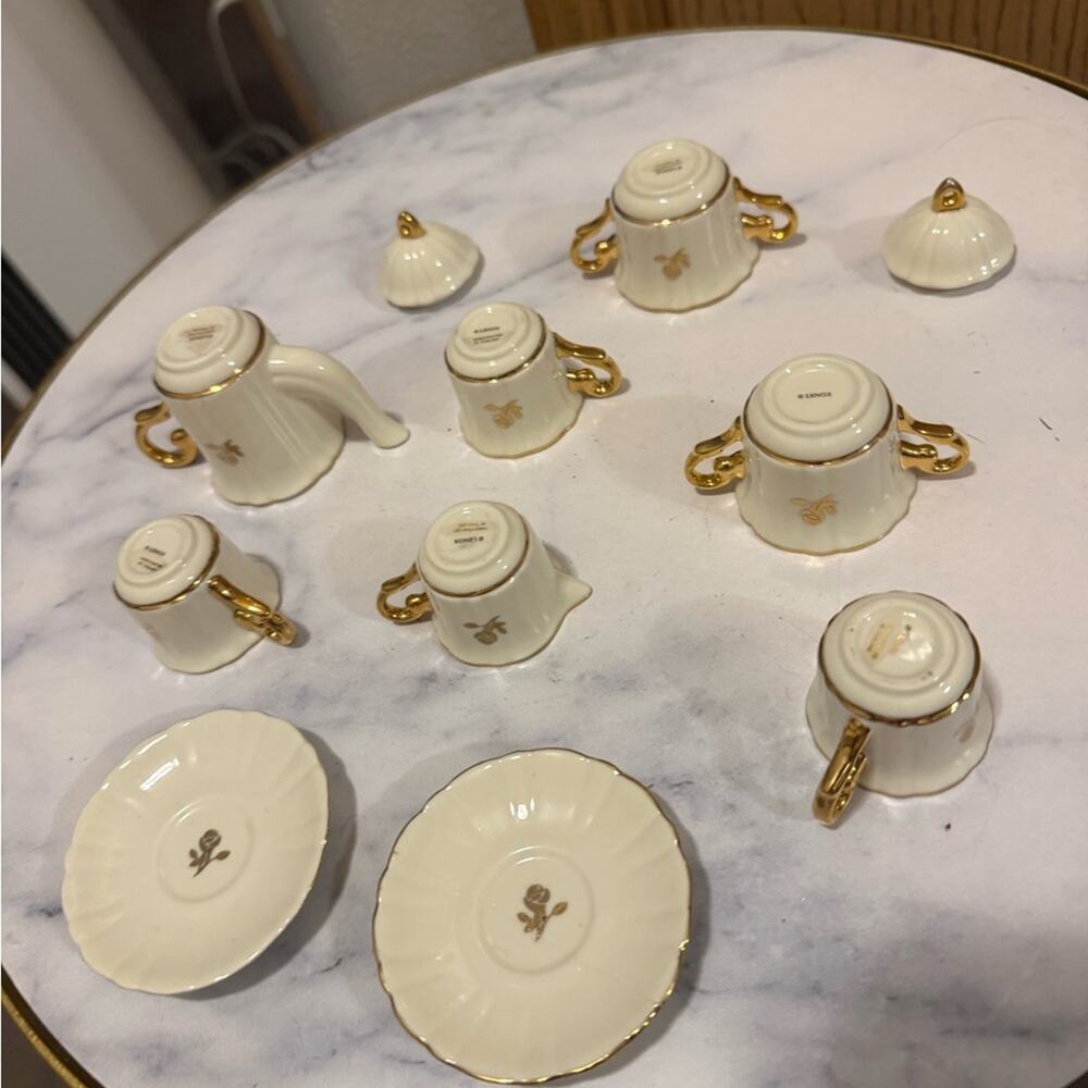 Lennox miniature tea set - missing one lid ! - Picture 11 of 12